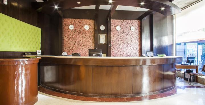 Sandhya Hotel Хайдарабад Экстерьер фото